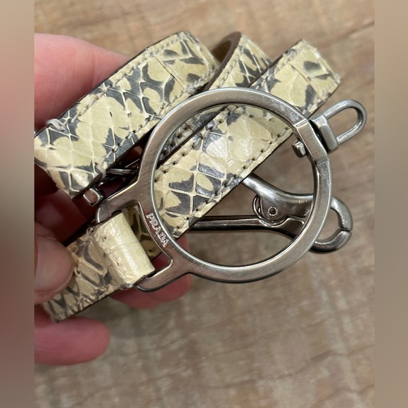 Vintage Prada metal hardware round loop snakeskin thin leather belt - Picture 4 of 17